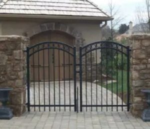 Considerations When Purchasing an Aluminum Fence