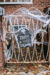 Halloween Fence Decorating Suggestions
